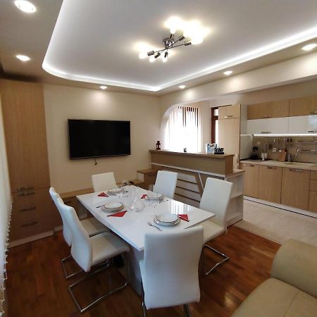 Апартамент Лукс Царевец-Център Veliko Tărnovo Exterior foto