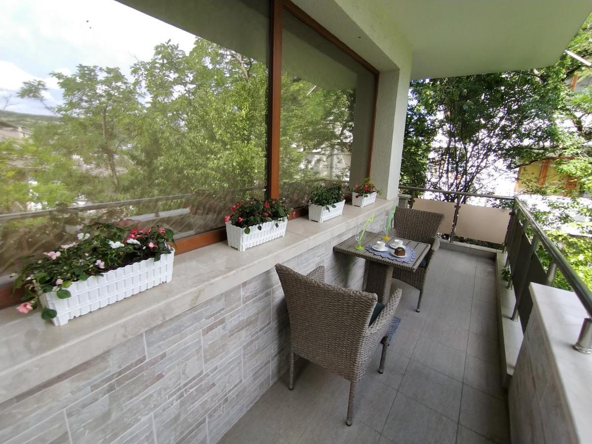 Апартамент Лукс Царевец-Център Veliko Tărnovo Exterior foto